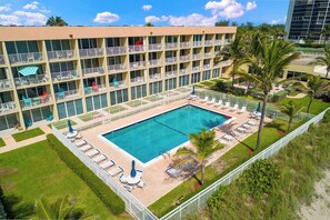 A heated pool - Beach Condo/ Island Beach Resort/No Cleaning Fee/ Condo 412 (Jensen Beach)
