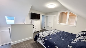 2 bedrooms, iron/ironing board, WiFi (free), bed sheets