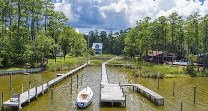 Dragon's Island - Waterfront with pool and dock