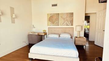 3 bedrooms, desk, iron/ironing board, WiFi