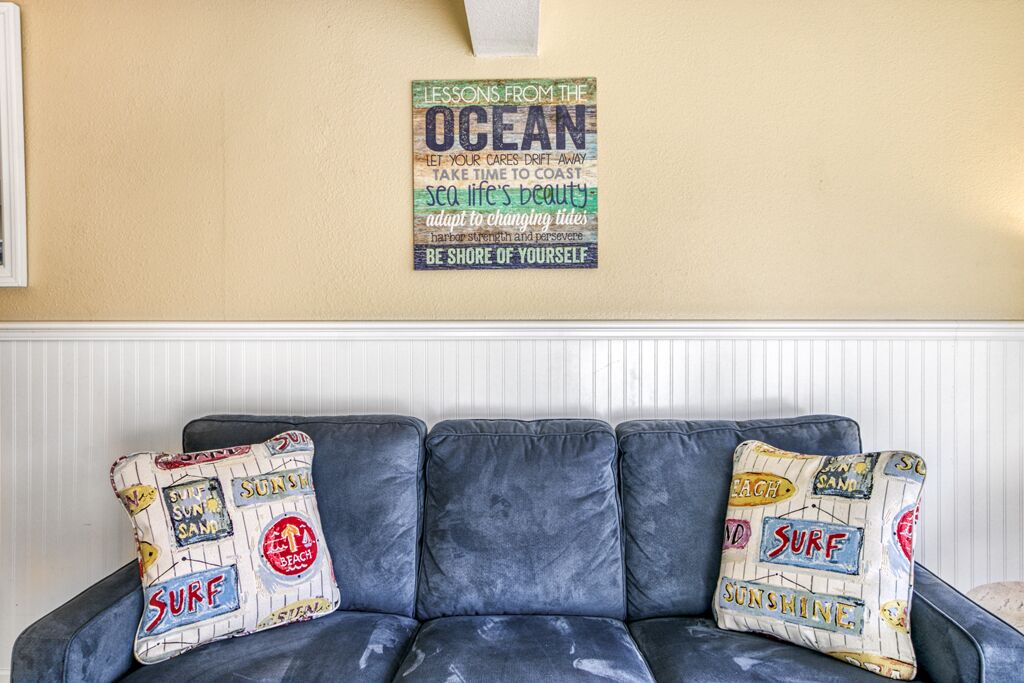 C50: Cozy Bahia Vista Condo, Private Balcony