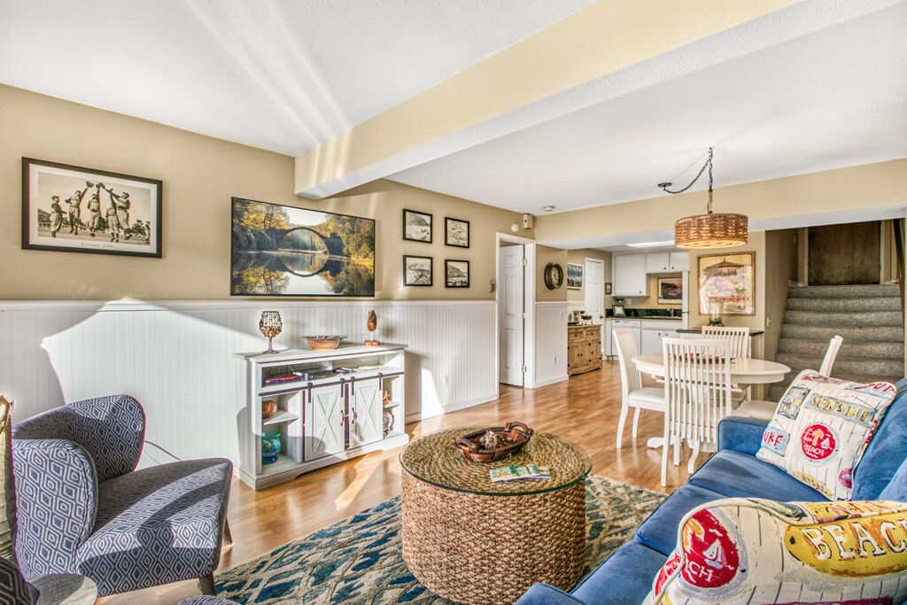 C50: Cozy Bahia Vista Condo, Private Balcony