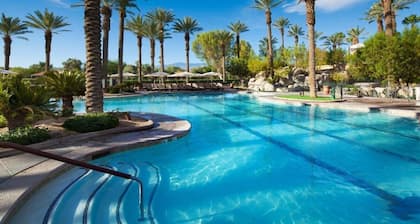 Beautiful vacation villa in Rancho Mirage. Relaxing resort golf, tennis and spa.