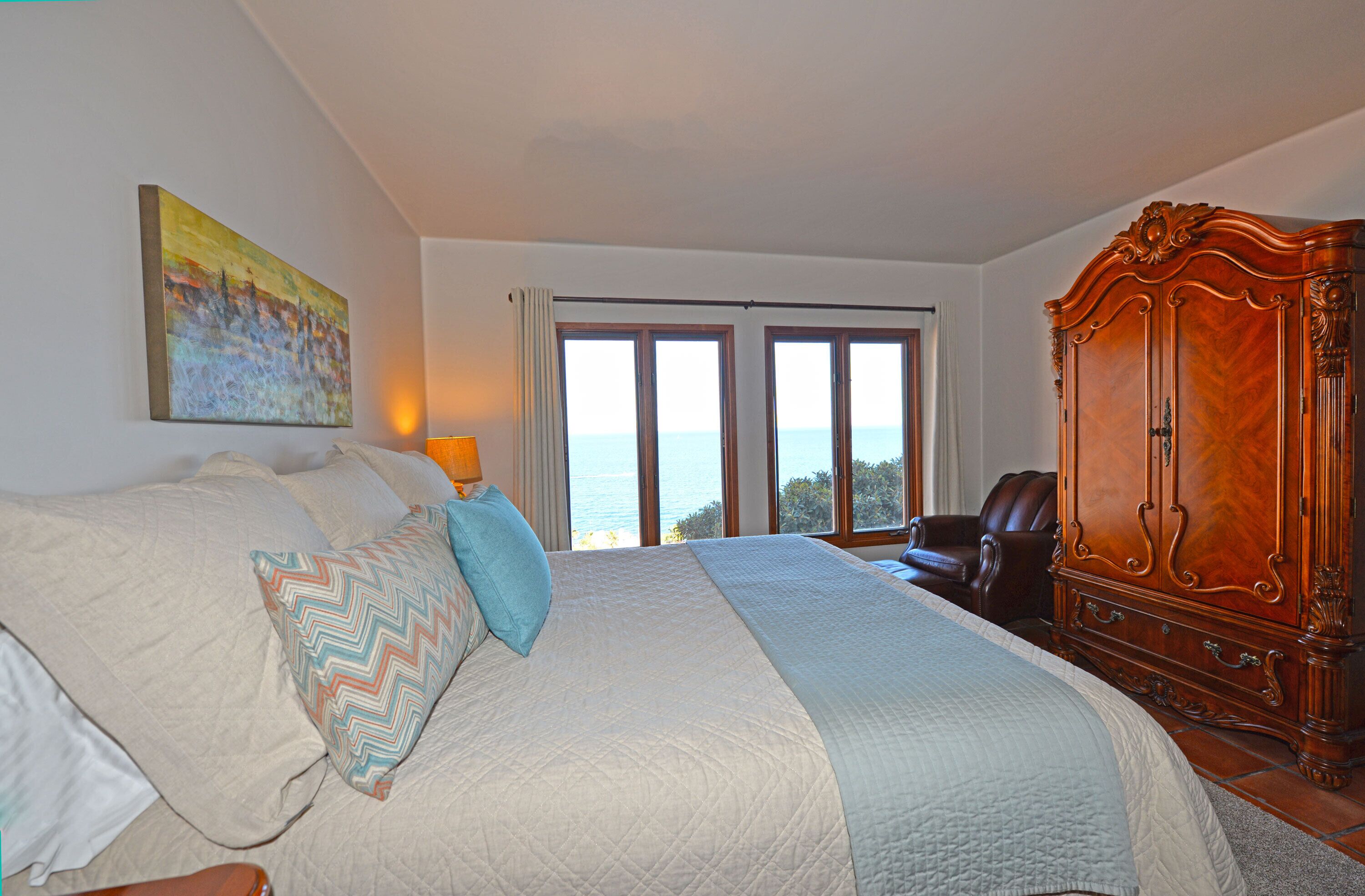 H319: Luxurious Villa w/ Spectacular Views, Fireplace, Romantic Private Balcony