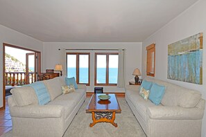 TV, fireplace - H319: 1BD Villa w/ Spectacular Views,Fireplace,Romantic Private Balcony,NEW Cart (Avalon)