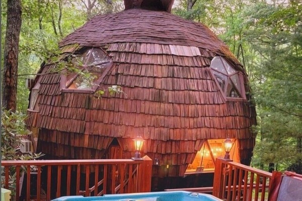 Bañera de hidromasaje al aire libre