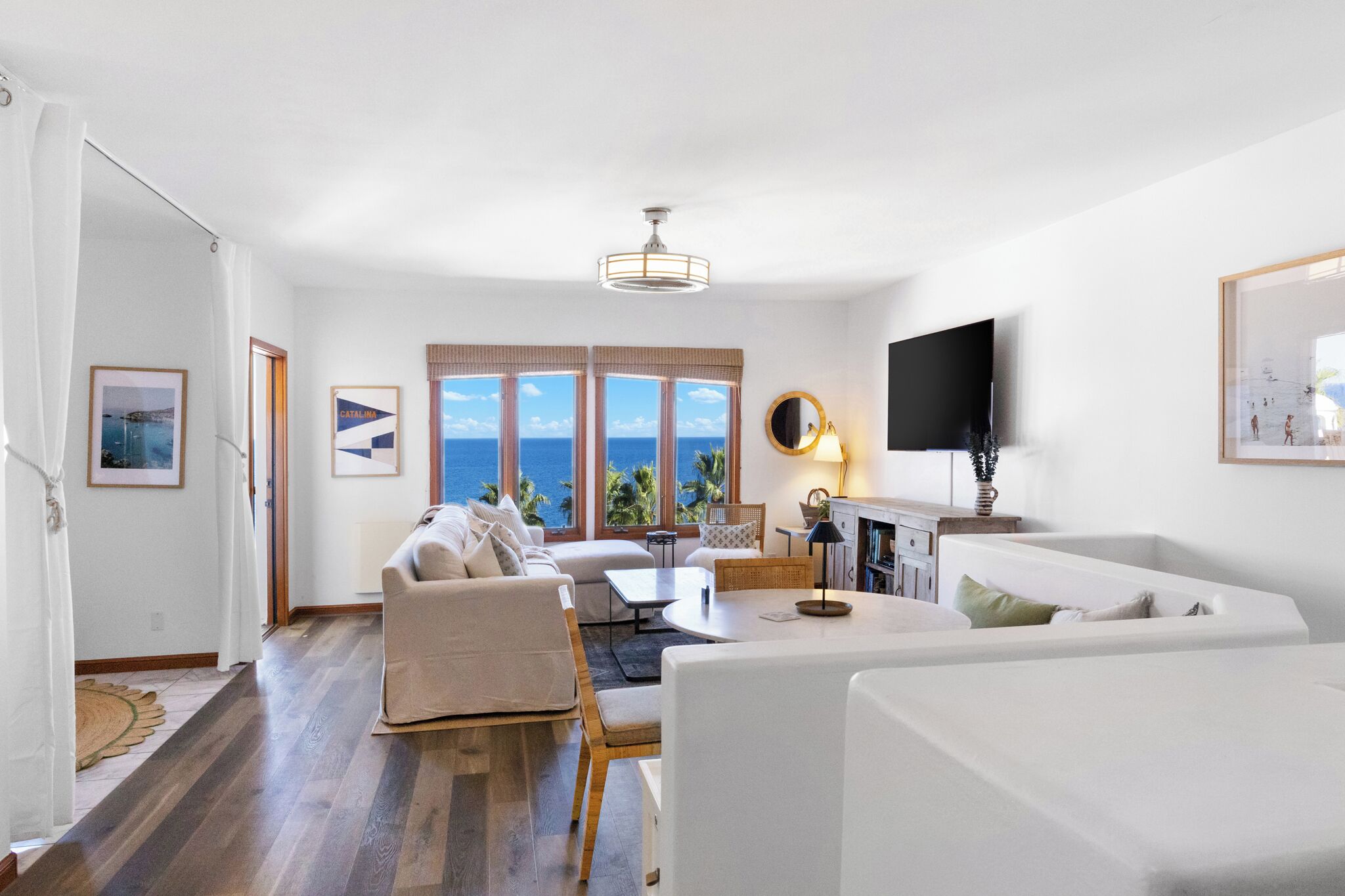 Villa Contempor�����nea De Dos Niveles, Vistas Espectaculares, Recientemente Renovada - Avalon, CA