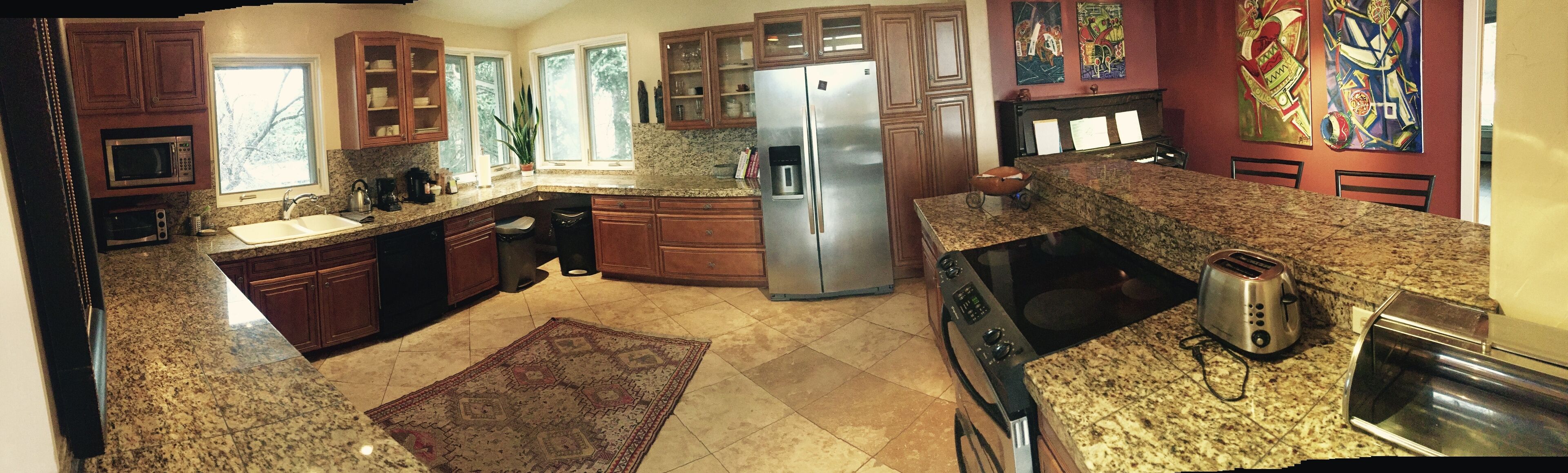 Luxury home in prime downtown location: views of the Rocky Mountains