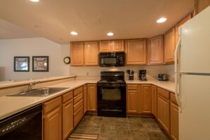 Fridge, microwave, oven, stovetop - Great "Ski-in/ski-out" condo, free wifi, & parking. (Copper Mountain)