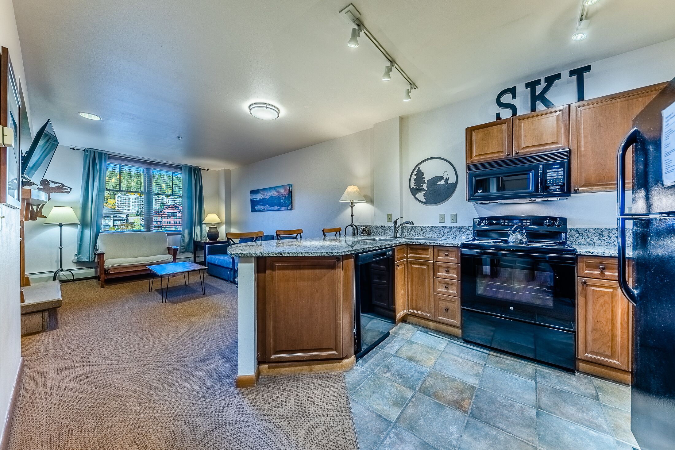 Recently remodeled Ski in/Ski out condo right by New Gondola. Hot Tub access