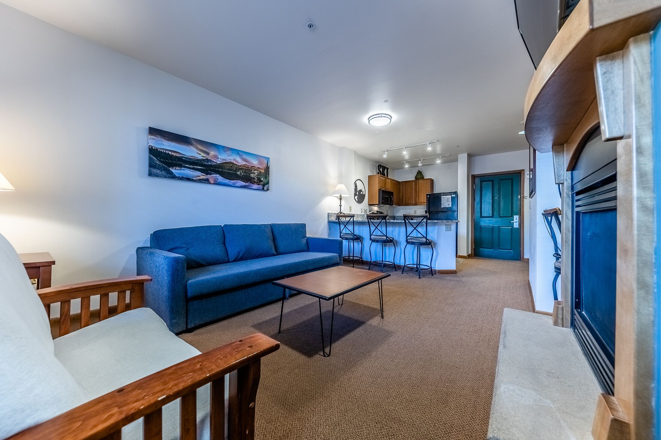 Recently remodeled Ski in/Ski out condo right by New Gondola. Hot Tub access
