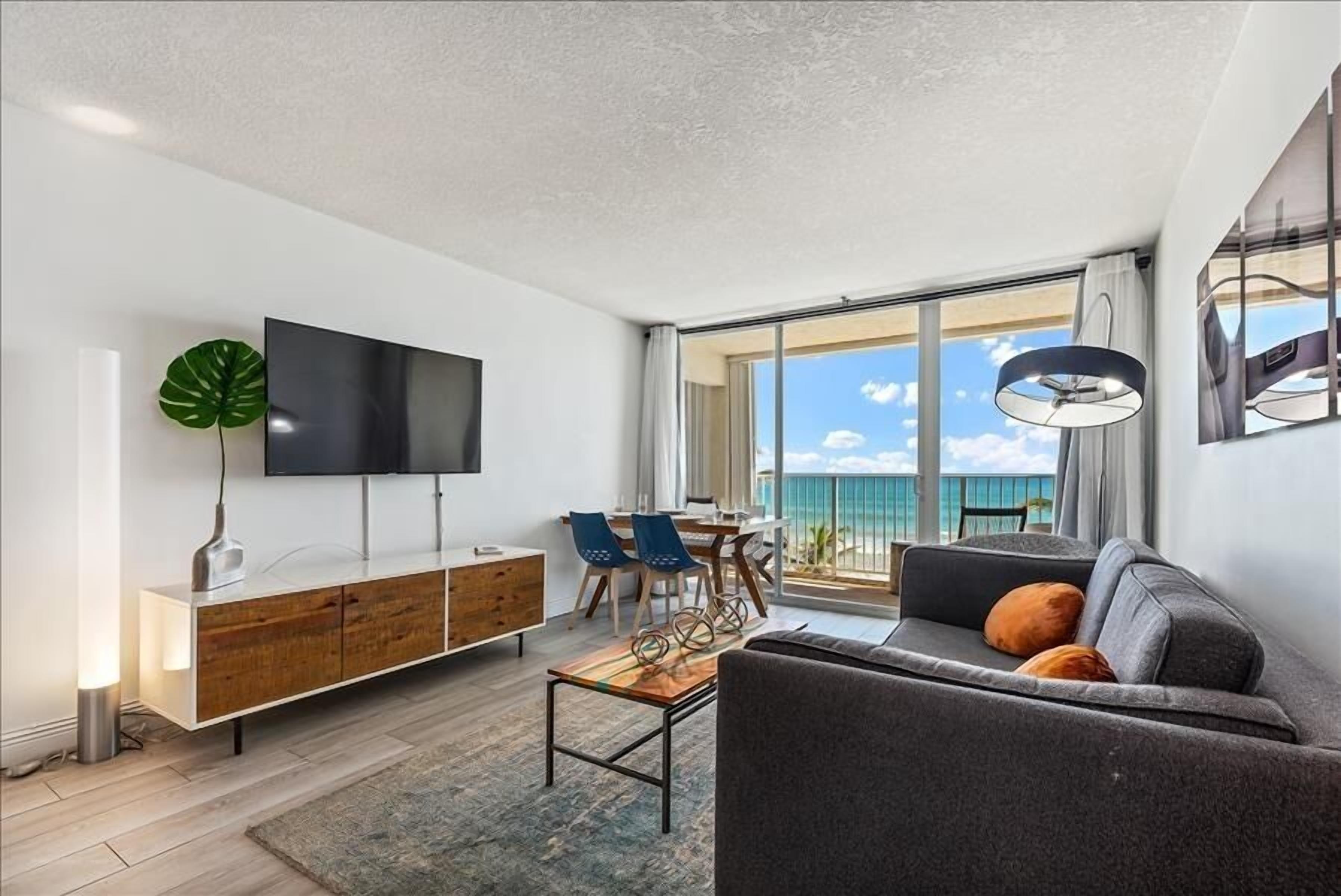 Beach Condo/ High-End Finishes/ Island Beach Resort/No Cleaning Fee/ Condo 404