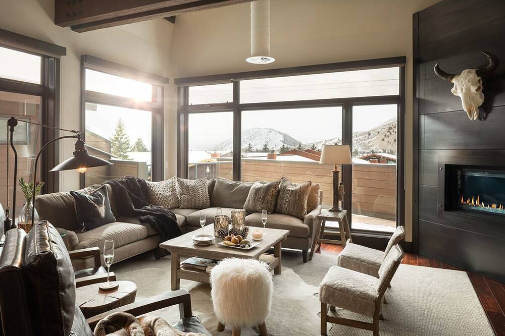 Luxurious penthouse property located in the heart of downtown Jackson Hole