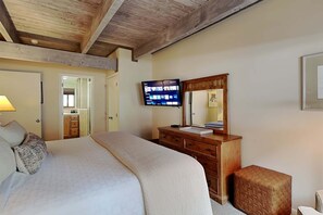 3 bedrooms, iron/ironing board, Internet, bed sheets