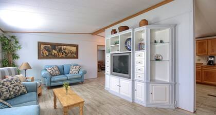 Bear Creek Ranch in tranquil setting near Yosemite Valley/Merced River