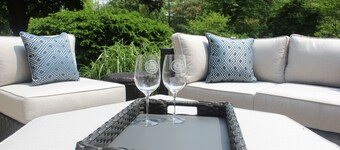 FOOTBALL WEEKEND GET-A-WAY - with outdoor space to die for.