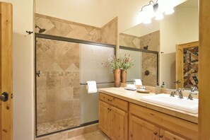 Chuveiro/banheira combinados, banheira de hidromassagem