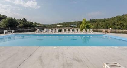 Heavenly Hideaway - A Lovely 2 Bedroom, 2. 5 Bath Stonebridge Resort Condo!