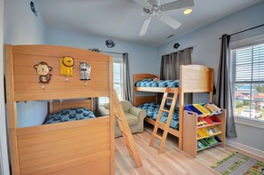 5 bedrooms, iron/ironing board, WiFi