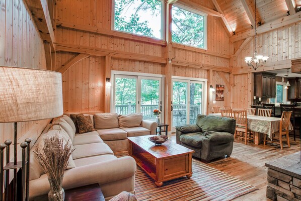 Smart TV, fireplace, DVD player, ping pong