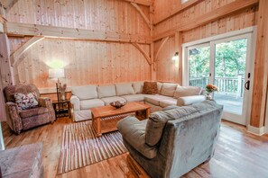 Smart TV, fireplace, DVD player, ping pong