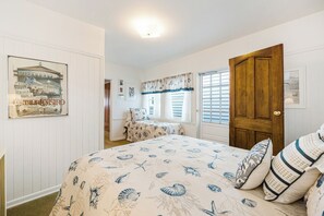 2 habitaciones, tabla de planchar con plancha, cuna de viaje y wifi 