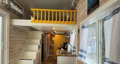 Yellow Lifeguard Stand - Pequeña casa con WiFi gratuito