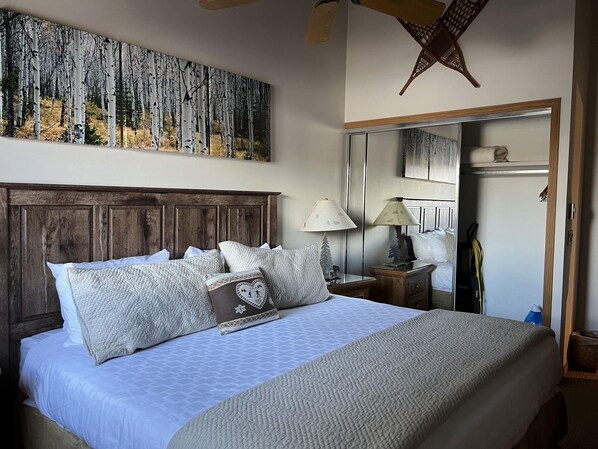 2 habitaciones, tabla de planchar con plancha, internet y ropa de cama 