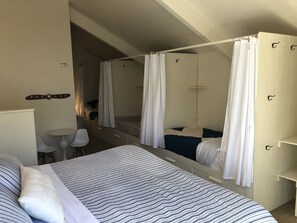 2 bedrooms, WiFi, bed sheets, wheelchair access