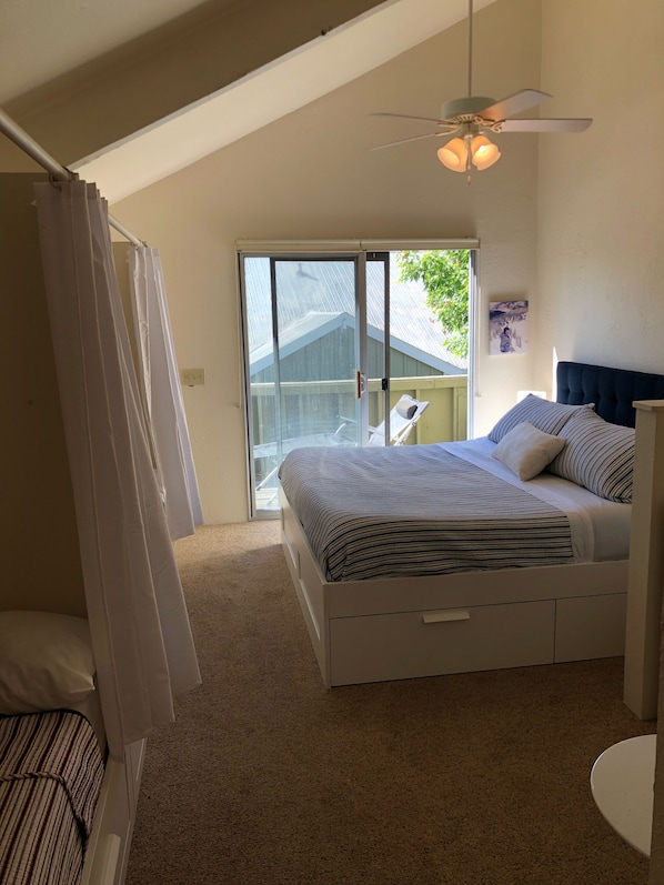 2 bedrooms, WiFi, bed sheets, wheelchair access