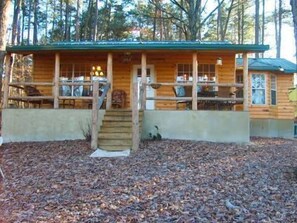 Exterior - Luxury cabin with hot tub, ATV trails, and secluded in the woods (Hatfield)