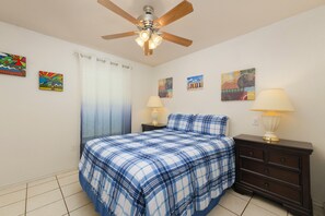 2 bedrooms, iron/ironing board, free WiFi, bed sheets - Casa Malbec C - Walk to the Beach - Wifi (South Padre Island)