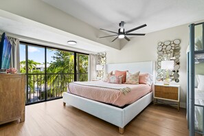 2 habitaciones, tabla de planchar con plancha y cuna de viaje 