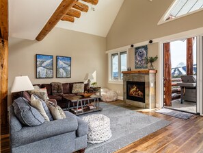 TV, fireplace, DVD player
