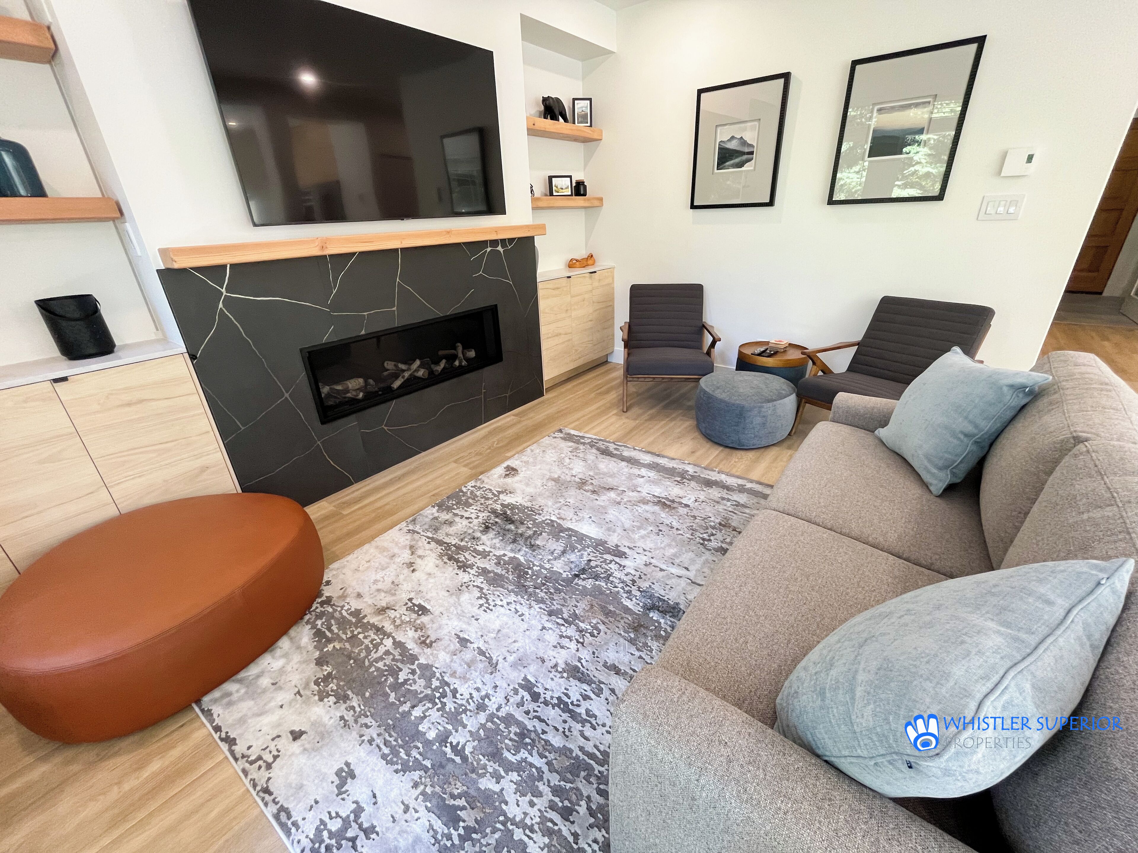 Ground floor on the Golf Course with BBQ. Free shuttle, parking & WiFi.