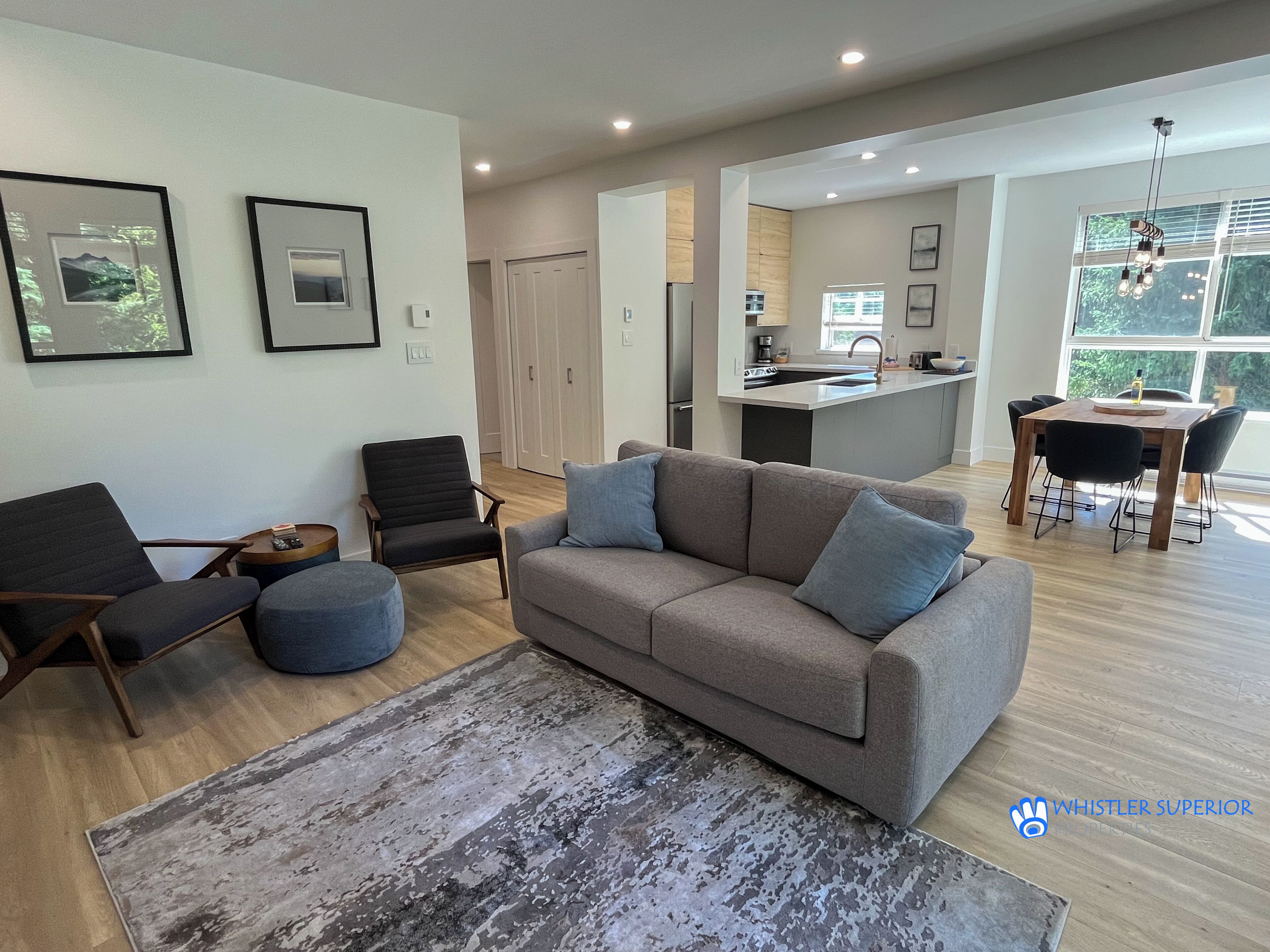 Ground floor on the Golf Course with BBQ. Free shuttle, parking & WiFi.