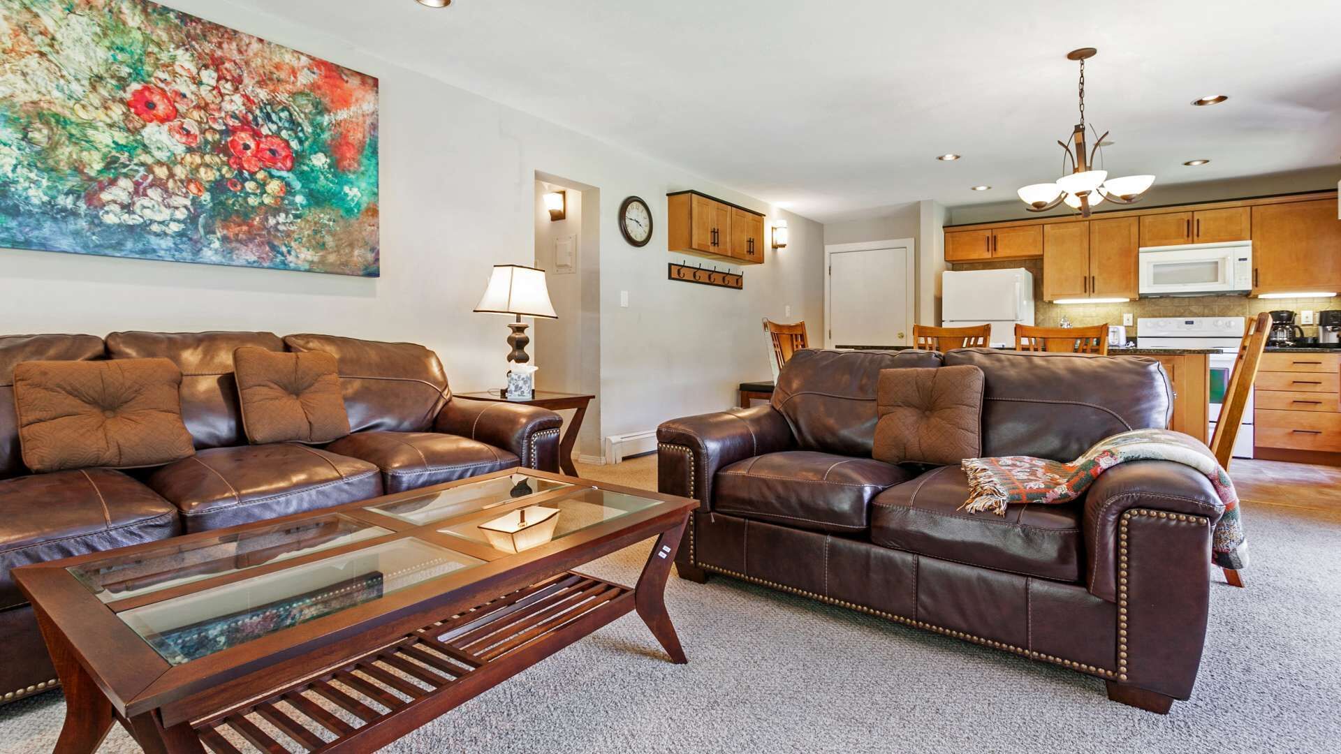 Aspen - Woodbridge Condos 7A