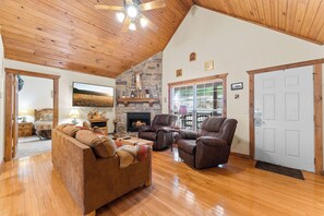 Smart-tv en een open haard