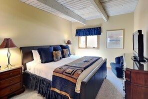 1 bedroom, iron/ironing board, travel cot, Internet