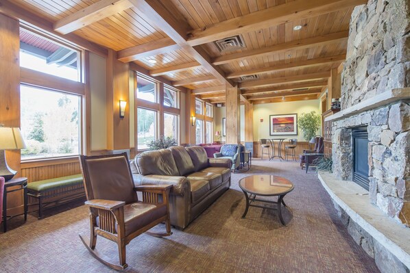 Flat-screen TV, fireplace, DVD player