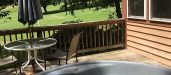 Hole in One - Hot Tub, Fishing, Fireplace, Views, Wi-Fi, Pet-Friendly