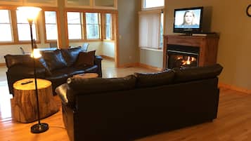 Télévision, cheminée