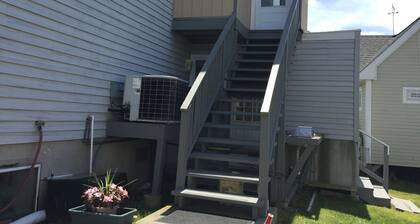 Suuri studio rannalla w / oma sisäänkäynti ja pysäköinti lähellä Silver Sands St Park