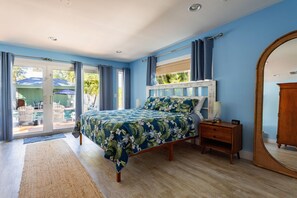 3 bedrooms, iron/ironing board, free WiFi, bed sheets - Mermaid Cove: Updated Forida Cottage w/pool, hot tub (Anna Maria)