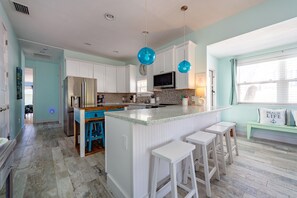 Fridge, microwave, oven, stovetop - Mermaid Cove: Updated Forida Cottage w/pool, hot tub (Anna Maria)