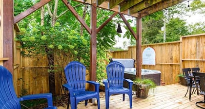 Saluda Proper | Contemporary Home in Downtown Saluda with Hot Tub