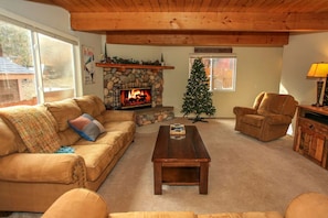 Smart TV, fireplace