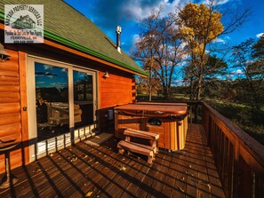 Terrace/patio - Romantic Log Cabin w/ Hot Tub, Near Mississippi River Retreat (De Soto)