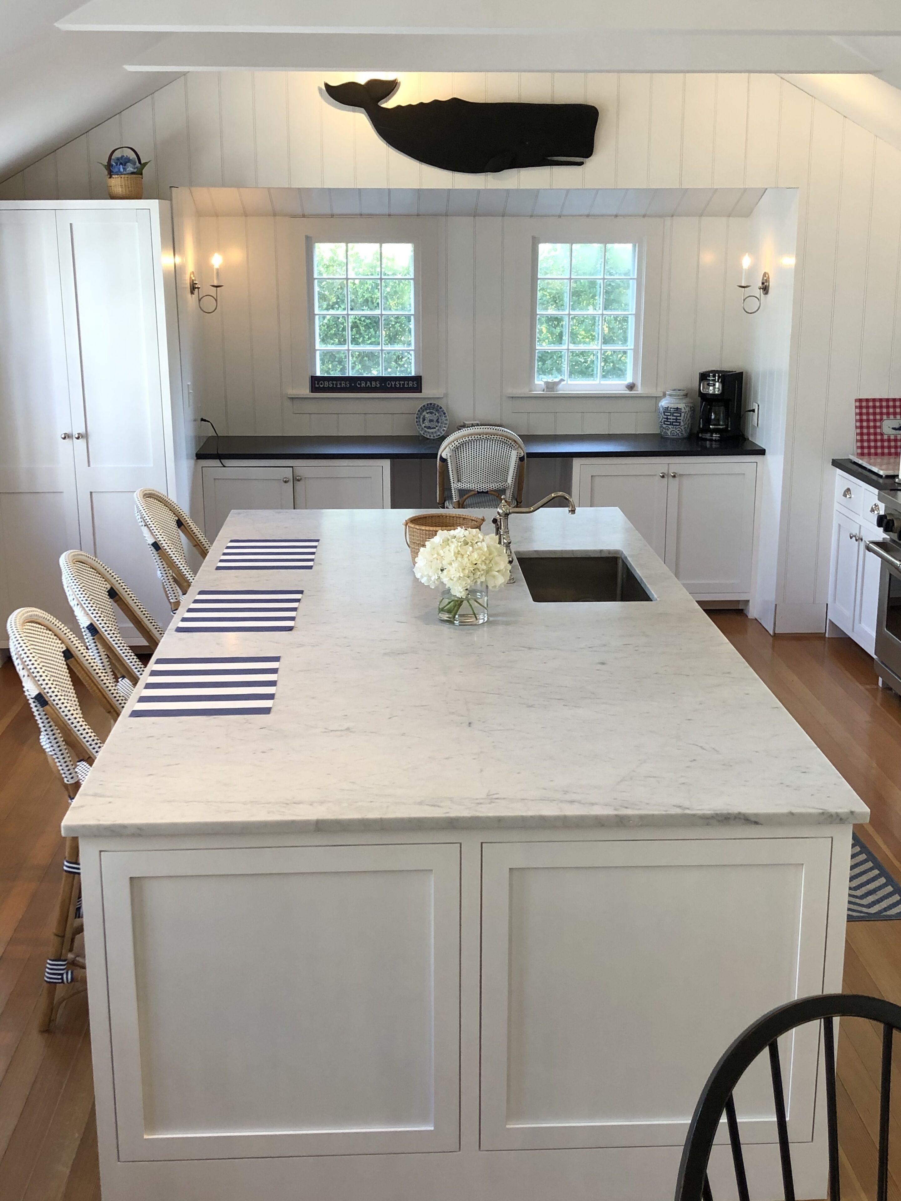 5 star Town Charmer with 'Open Concept' & updated baths, close to harbor