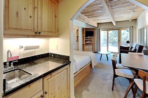 1 bedroom, iron/ironing board, travel cot, WiFi